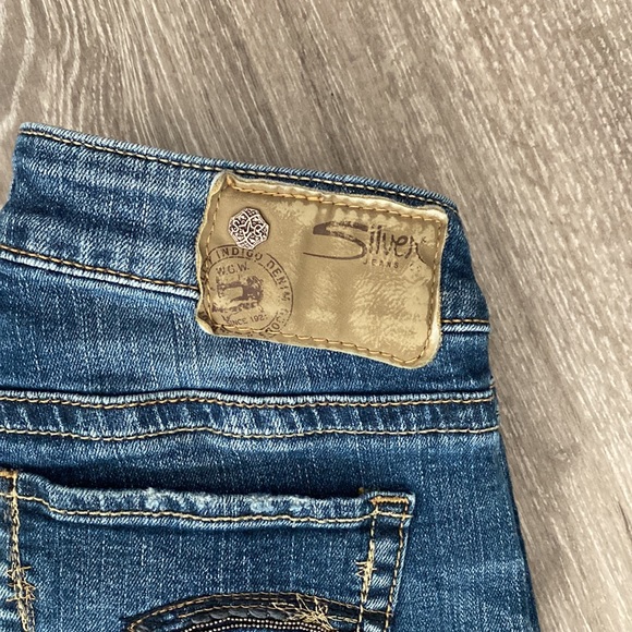 Silver Tuesday Low Rise Straight Leg. Sz 27/32 - Picture 3 of 12